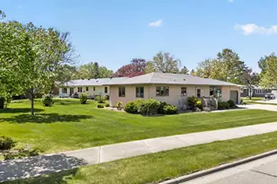 302 Cross St, Lake City, MN 55041 - Photo 4