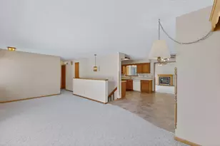 302 Cross St, Lake City, MN 55041 - Photo 4