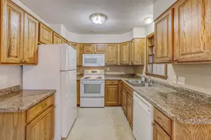 2196 Howard Ct, Saint Paul, MN 55119 - Photo 8