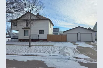 702 4th Street SE, Pipestone, MN 56164 - Photo 2