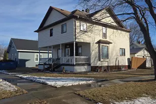 702 4th St SE, Pipestone, MN 56164 - Photo 1