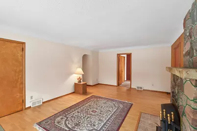 515 County Road B E, Maplewood, MN 55117 - Photo 6