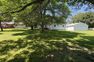 201 3rd St SE, Renville, MN 56284 - Photo 8
