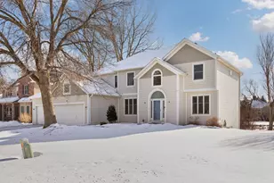 1082 Tamberwood Ct, Woodbury, MN 55125 - Photo 2