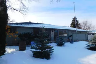 200 Colleen Ave, Shoreview, MN 55126 - Photo 2