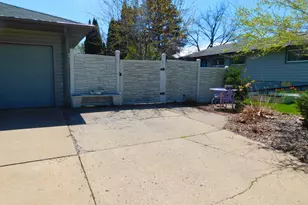 200 Colleen Ave, Shoreview, MN 55126 - Photo 4
