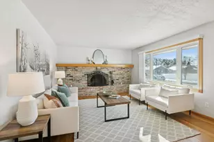 8824 41st Ave N, New Hope, MN 55427 - Photo 2