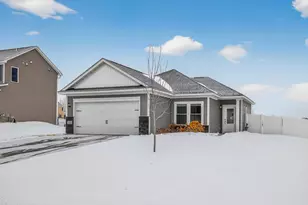 445 Wildflower Ln, Waverly, MN 55390 - Photo 2
