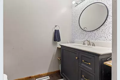 530 Jackson Street SW, Hutchinson, MN 55350 - Photo 12