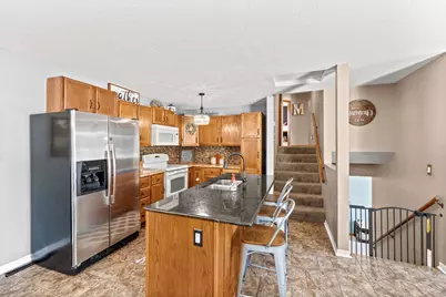 530 Jackson Street SW, Hutchinson, MN 55350 - Photo 4