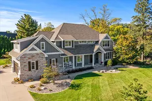 5204 Glengarry Pkwy, Edina, MN 55436 - Photo 2