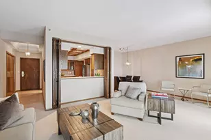 1235 Yale Pl, Minneapolis, MN 55403 - Photo 10