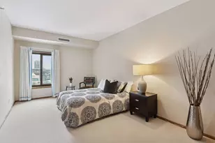 1235 Yale Pl, Minneapolis, MN 55403 - Photo 22