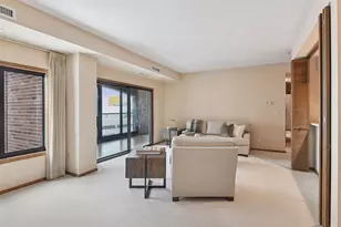 1235 Yale Pl, Minneapolis, MN 55403 - Photo 4