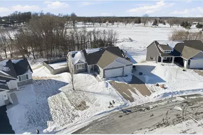 917 Mulberry Avenue NE, Montgomery, MN 56069 - Photo 2