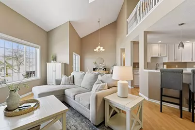 934 Kelly Court, Chanhassen, MN 55317 - Photo 4