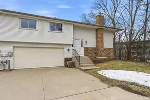 12210 Oak Leaf Cir, Burnsville, MN 55337 - Photo 2