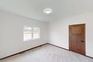 1222 Leo Dr, Holmen, WI 54636 - Photo 14