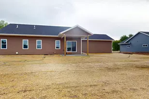 1222 Leo Dr, Holmen, WI 54636 - Photo 8