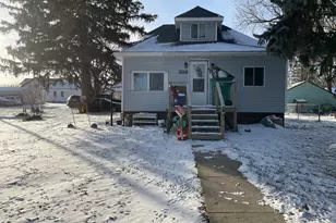 108 N West St, Ceylon, MN 56121 - Photo 2