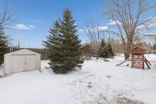 211 7th St S, Winsted, MN 55395 - Photo 32