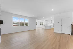 22441 Olivia Ct, Rogers, MN 55374 - Photo 8