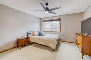 2123 Grenadier Ave N, Oakdale, MN 55128 - Photo 20