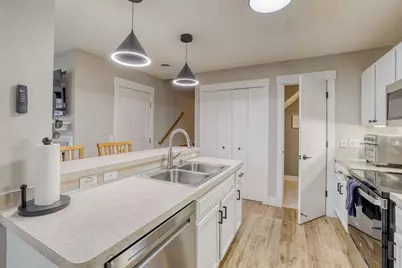 2123 Grenadier Avenue N, Oakdale, MN 55128 - Photo 16