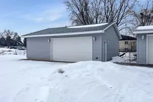 120 S Irving Ave, Rush City, MN 55069 - Photo 2