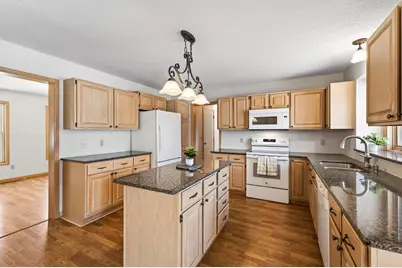 640 Hackmore Drive, Eagan, MN 55123 - Photo 24