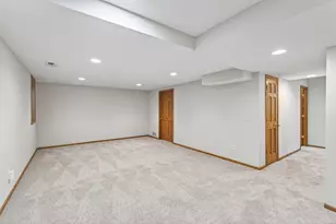 640 Hackmore Dr, Eagan, MN 55123 - Photo 46