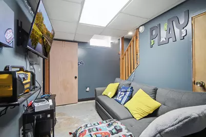 1901 E Oakland Avenue, Austin, MN 55912 - Photo 12