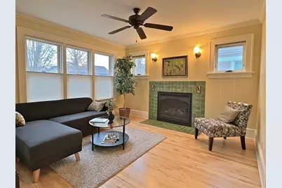 895 Lakeview Avenue, Saint Paul, MN 55117 - Photo 2