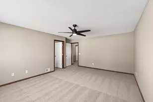 2313 Woodcrest Dr, Woodbury, MN 55129 - Photo 14