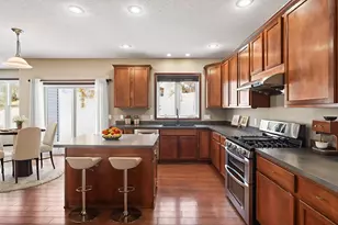 2313 Woodcrest Dr, Woodbury, MN 55129 - Photo 8