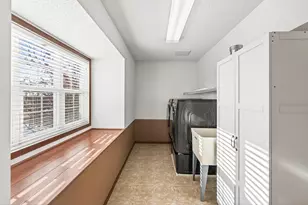 2313 Woodcrest Dr, Woodbury, MN 55129 - Photo 24