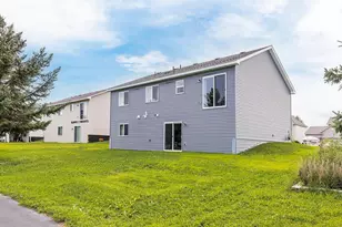 933 Cobblestone Ln, Belle Plaine, MN 56011 - Photo 36