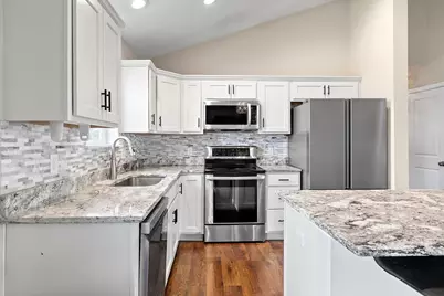 933 Cobblestone Lane, Belle Plaine, MN 56011 - Photo 12