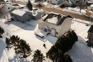 2657 Colleen St NE, Rochester, MN 55906 - Photo 2