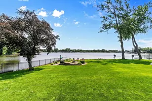 2065 Long Lake Rd, New Brighton, MN 55112 - Photo 12