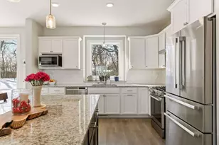 7465 Glengarry Pl, Eden Prairie, MN 55344 - Photo 20