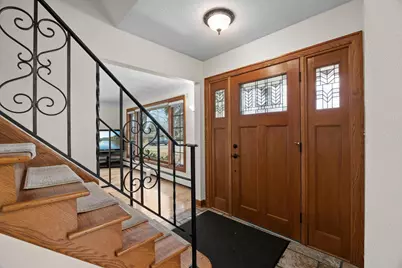 758 McKnight Road N, Maplewood, MN 55119 - Photo 2