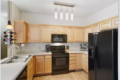 18255 Kerrville Trail #304, Lakeville, MN 55044 - Photo 4