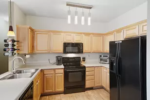 18255 Kerrville Trail, Lakeville, MN 55044 - Photo 4