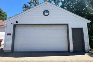 1856 Flandrau St, Maplewood, MN 55109 - Photo 2