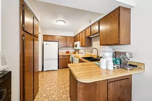 1655 W 140th St, Burnsville, MN 55337 - Photo 6