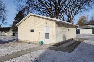 422 Mound Ave, Mankato, MN 56001 - Photo 4