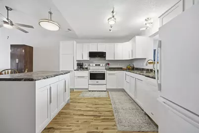 328 30th Street N, Moorhead, MN 56560 - Photo 10