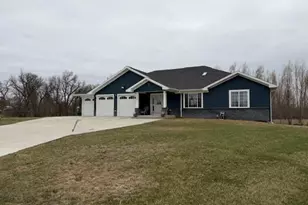 208 S Delaware Ct, Fulda, MN 56131 - Photo 1