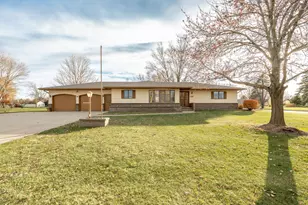 919 Church Street W, Belle Plaine, MN 56011 - Photo 1